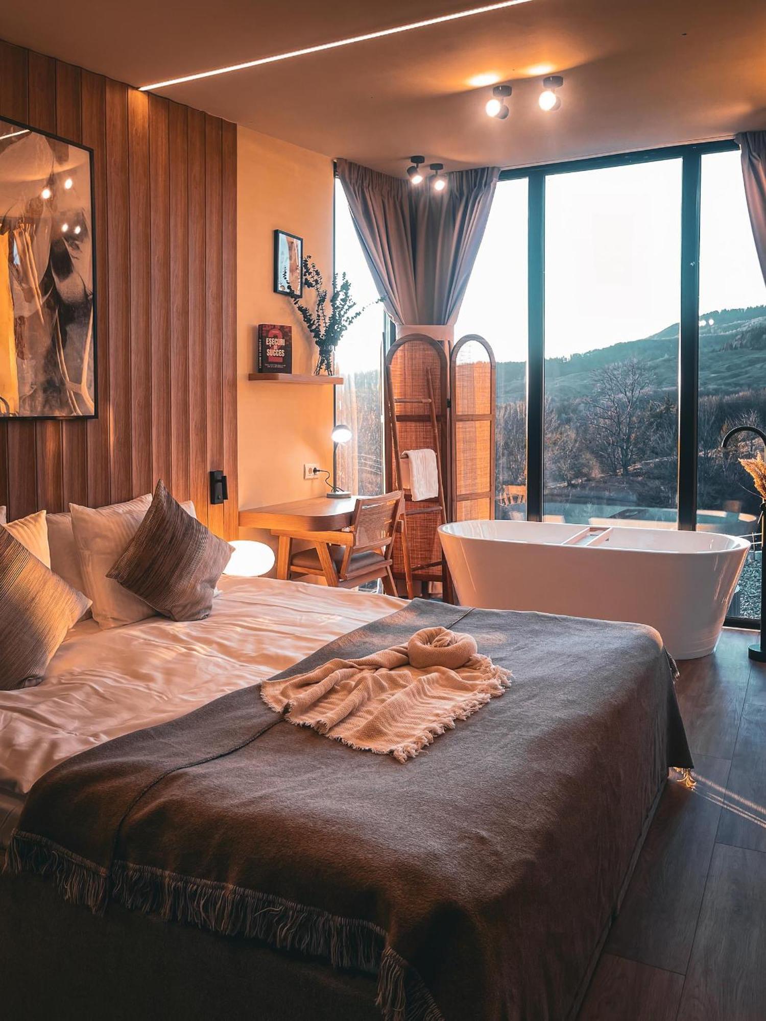 Moon Valley Comarnic Bagian luar foto
